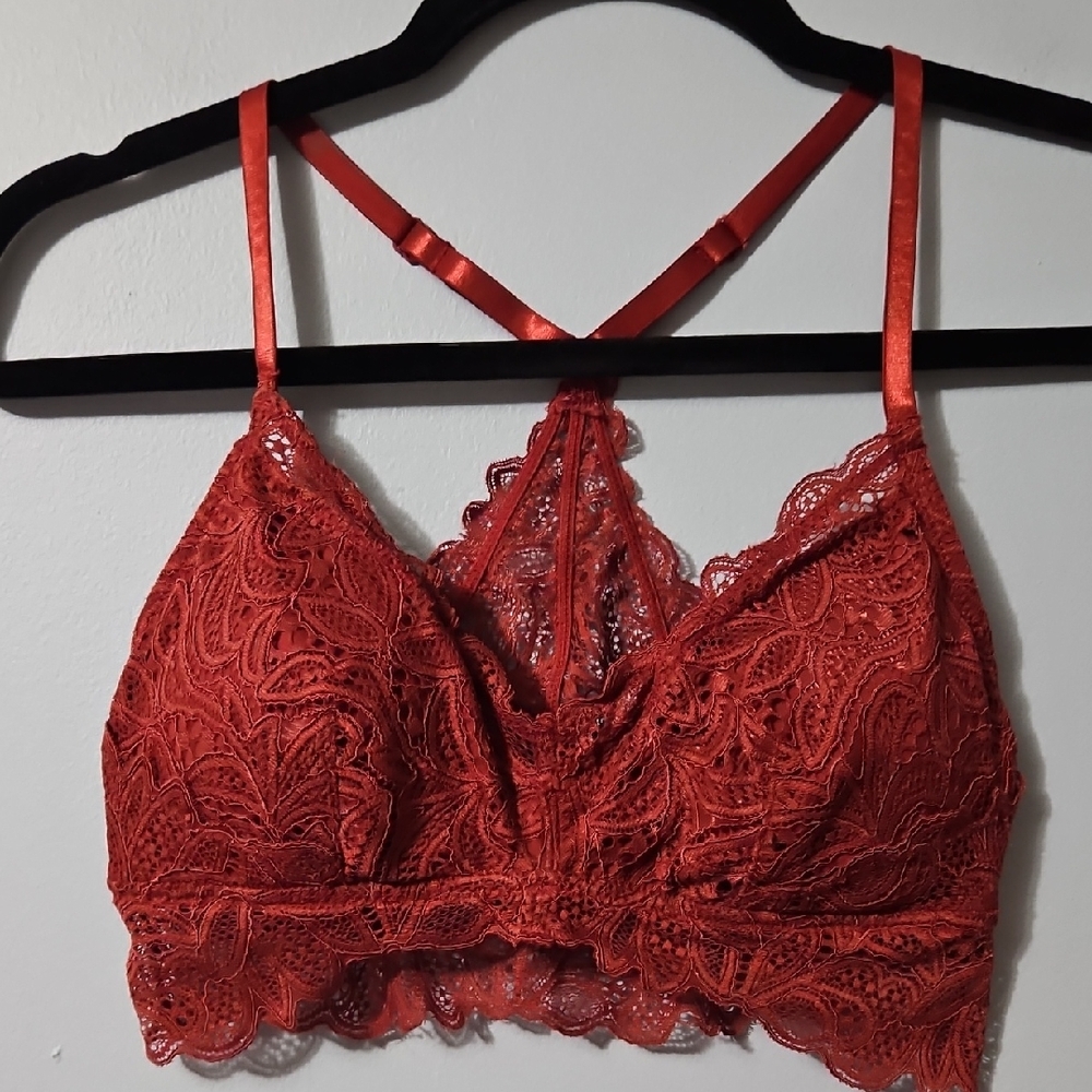 Nicole Miller Lace Bralette in Rich Red Size M With Removable Pads
